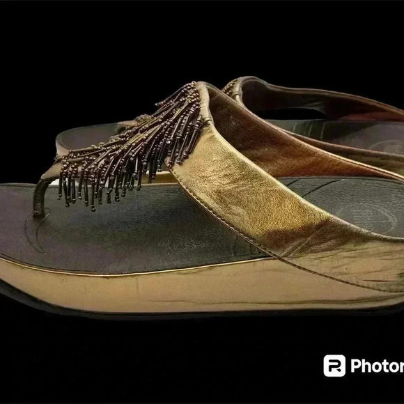 Women’s size 10 FitFlops, Cha-Cha, in bronze - Picture 2 of 11